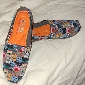 Bob's From Sketchers Size 6.5 Memory Foam Cat Party Shoes